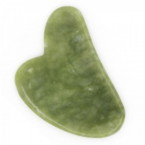 1-guasha-en-pierre-de-jade-vert-housse